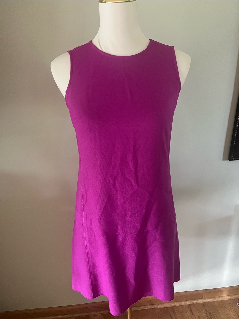 LOFT Sleeveless Mod Shift Dress with a Drop Waist. Size OO